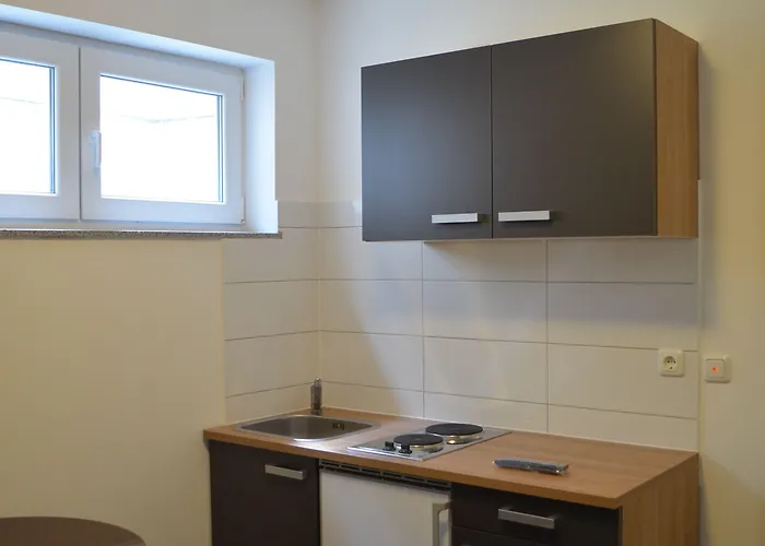 Zwei Raben בית הארחה