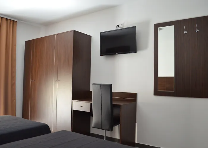 Zwei Raben Πανσιόν 3*