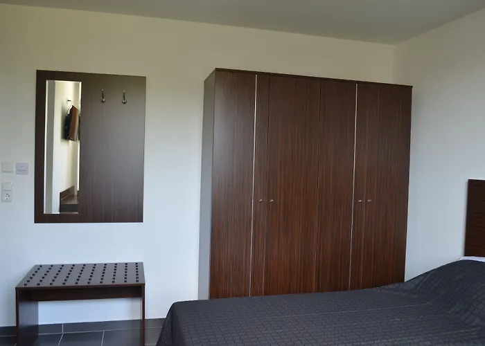 Zwei Raben בית הארחה 3*