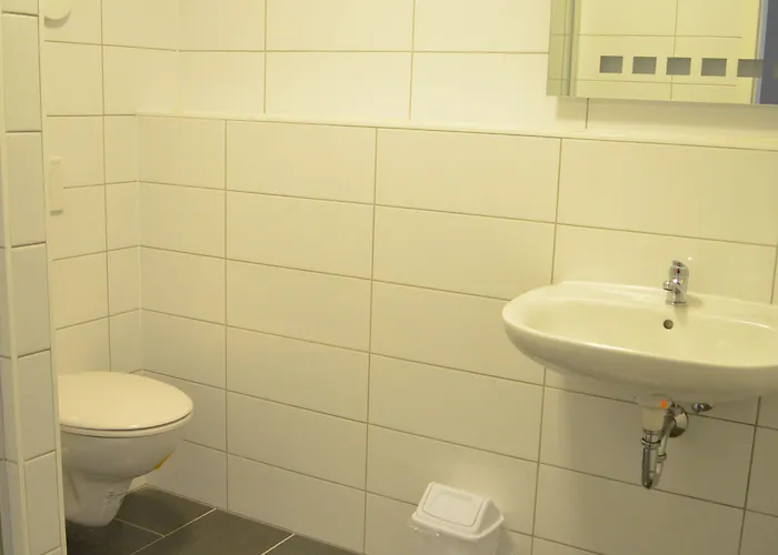 Zwei Raben ゲストハウス 3*